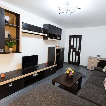 Apartament FeelMount Appartement Buşteni Buitenkant foto