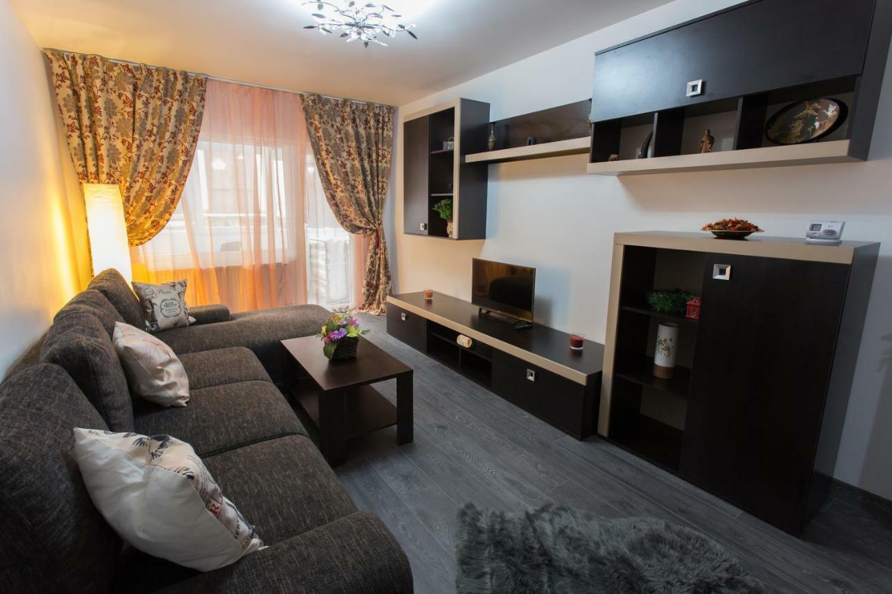 Apartament FeelMount Appartement Buşteni Buitenkant foto